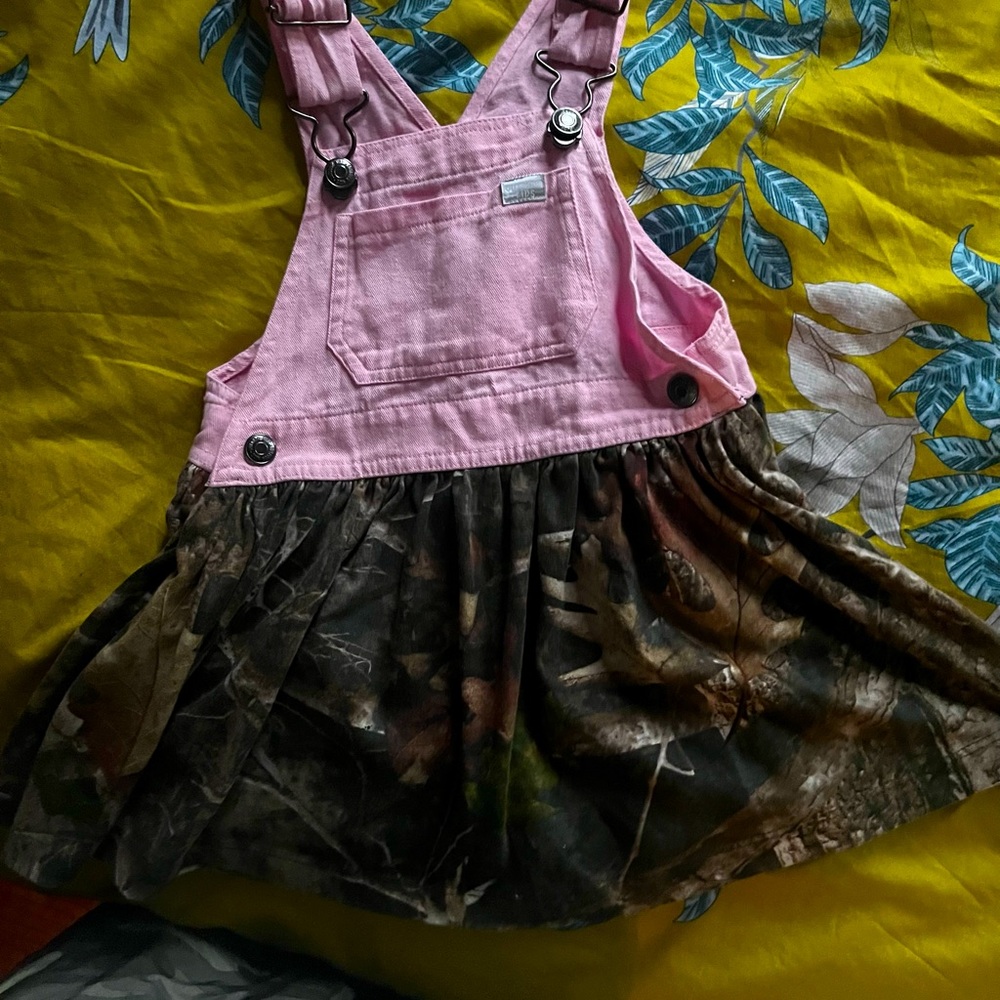 Overall jumper with camo-chiffon skirt
